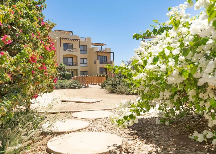 Serene Tawila Oasis - 2br - Pool & Lagoon Views *